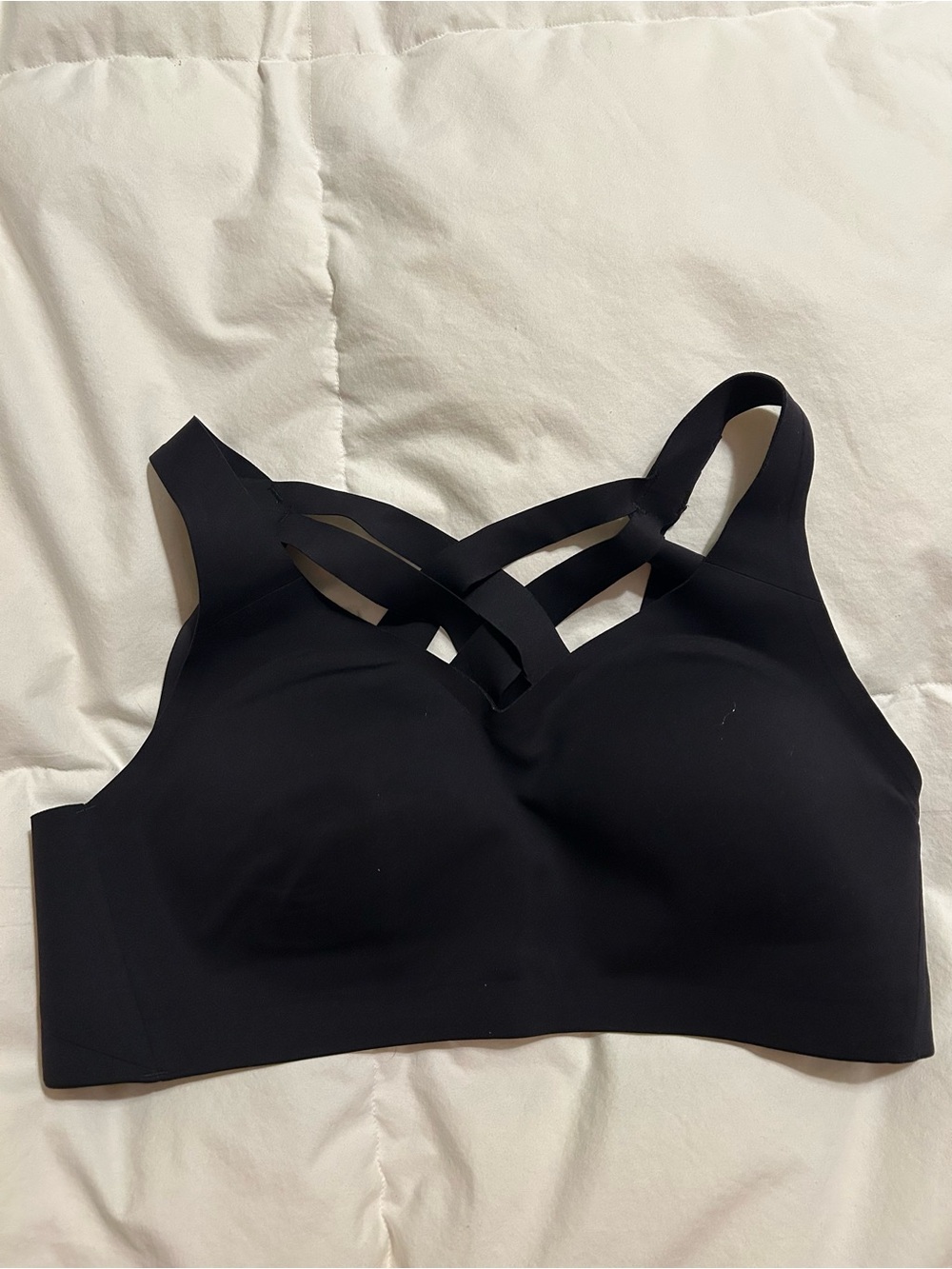 Everyday Seamless Black Crisscross Bra